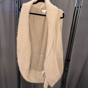 Cozy Beige Sleeveless Sweater Vest